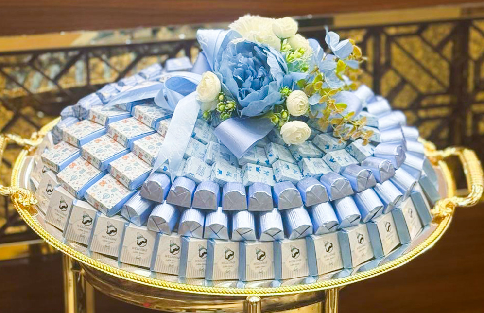 chocolate gift box, chocolate flower bouquet